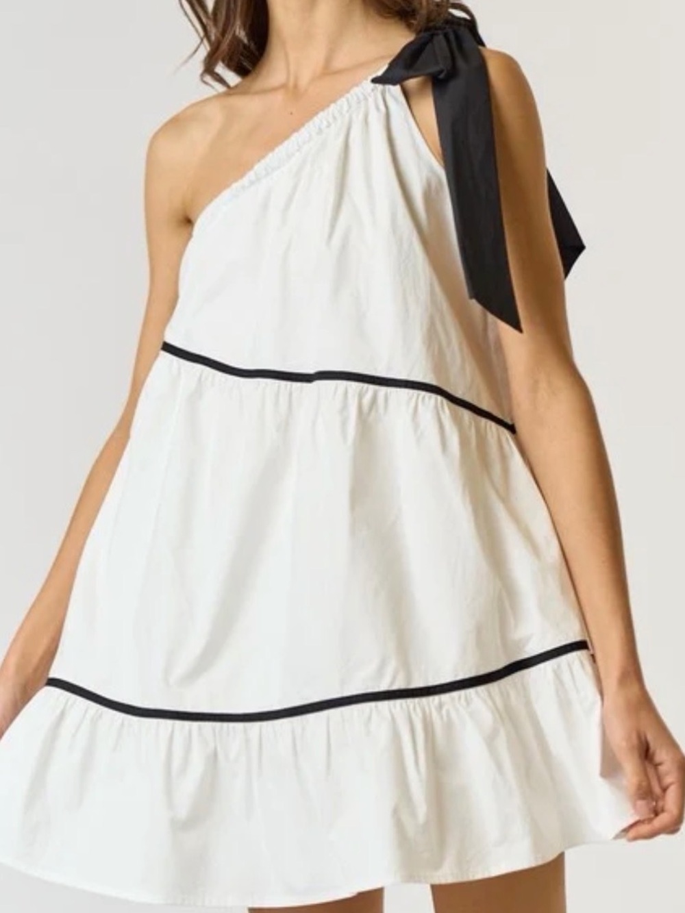 Lalavon One Shoulder White Poplin Babydoll Mini Dress with Black Piping - M - Picture 5 of 6